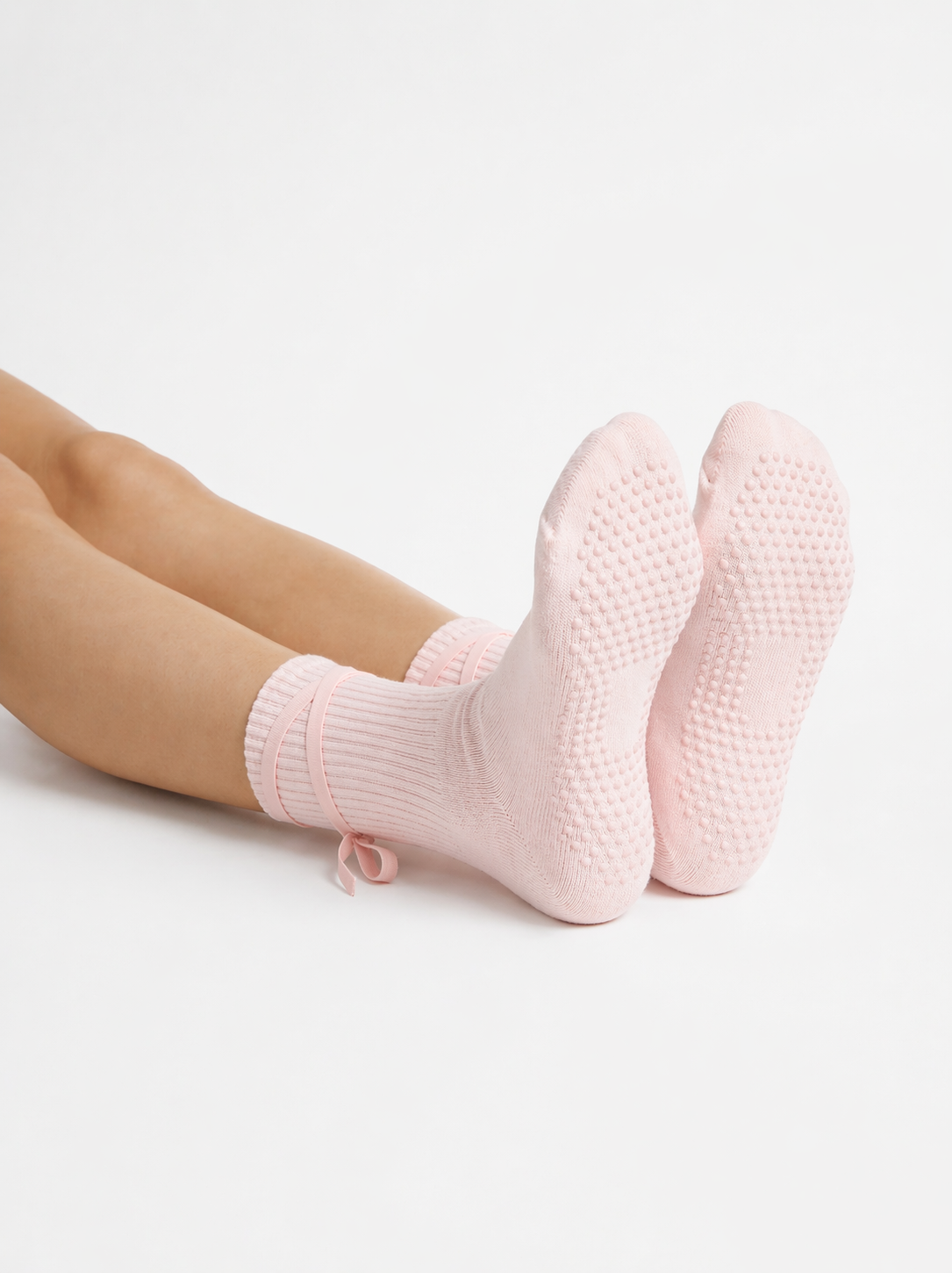 AURA Flow Grip Socks