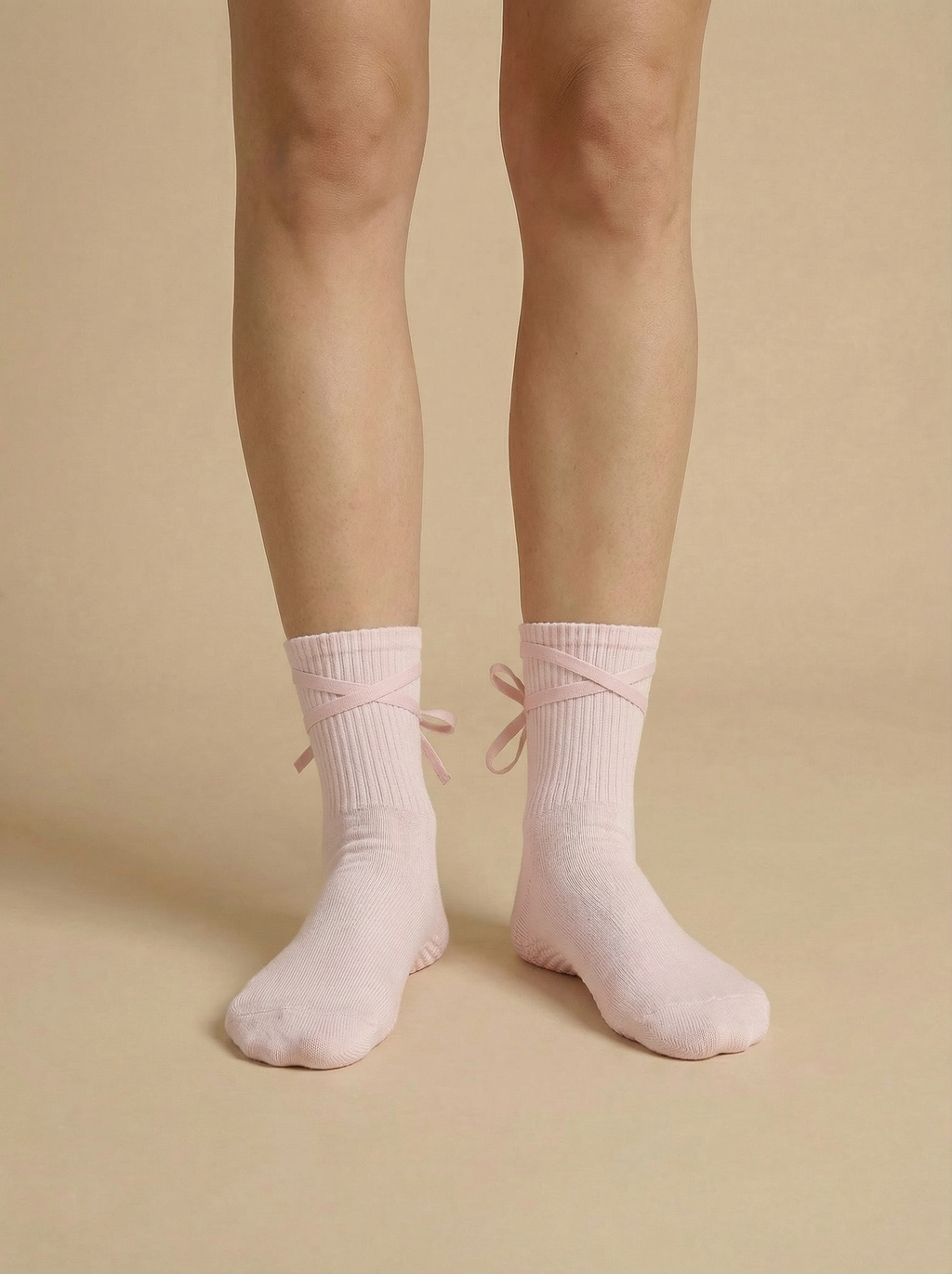 AURA Flow Grip Socks